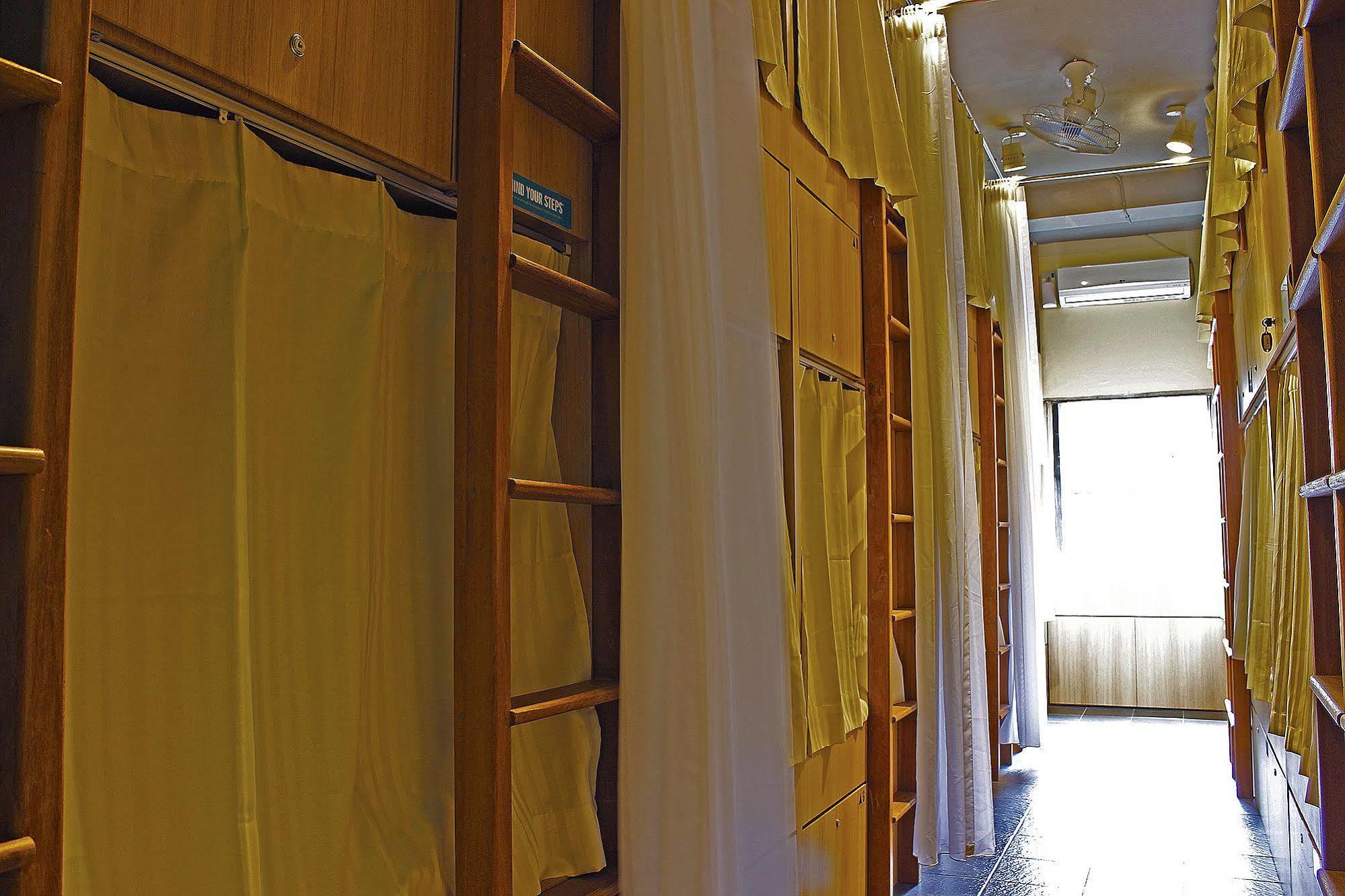 Teduh Hostel Kota Tua Джакарта Екстер'єр фото