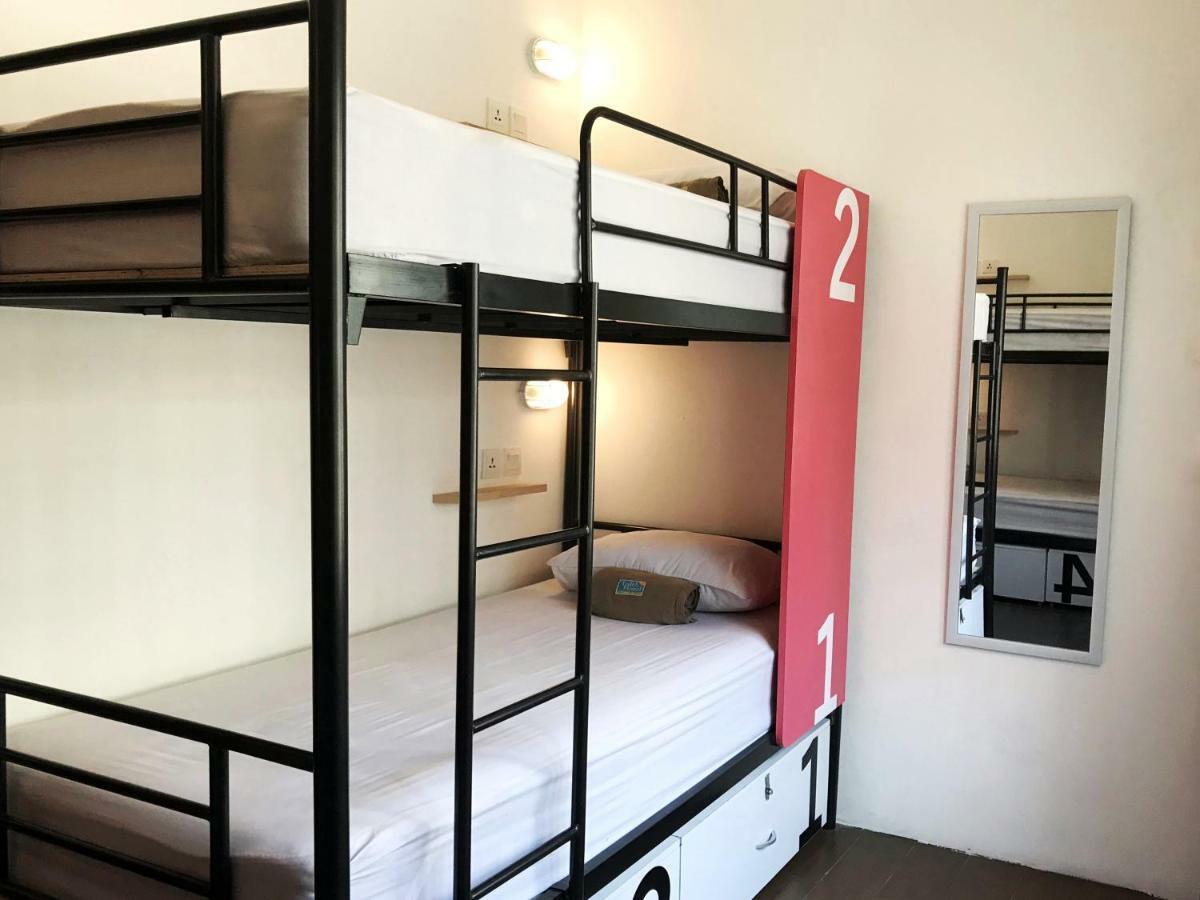 Teduh Hostel Kota Tua Джакарта Ліжка хостела фото